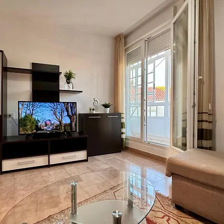 Paseo Maritimo-a Ла-Исла-де-Ароса