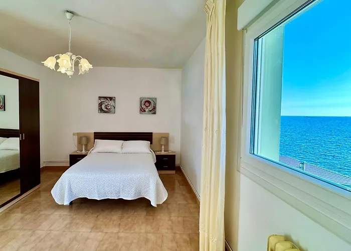 Paseo Maritimo-a Ла-Исла-де-Ароса